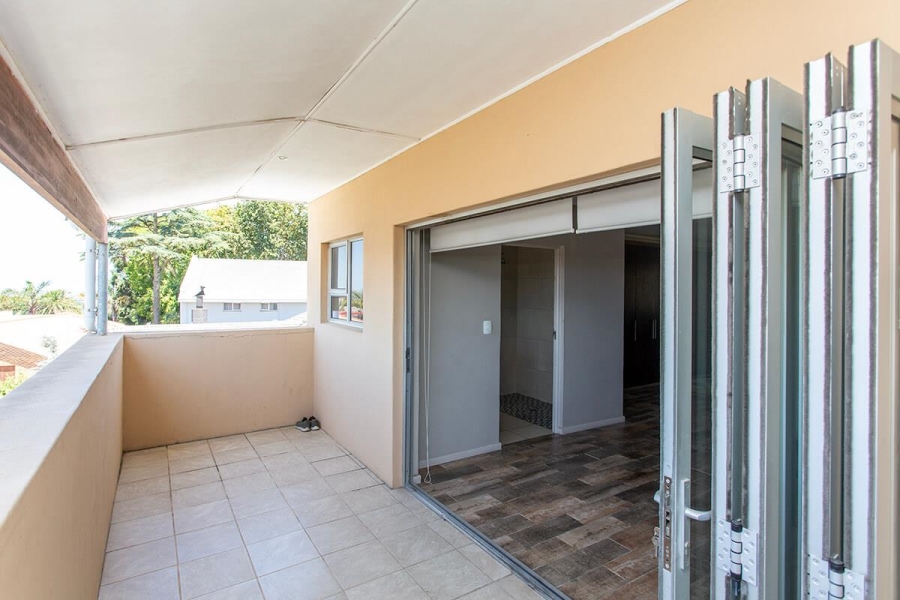 6 Bedroom Property for Sale in Vredekloof Heights Western Cape